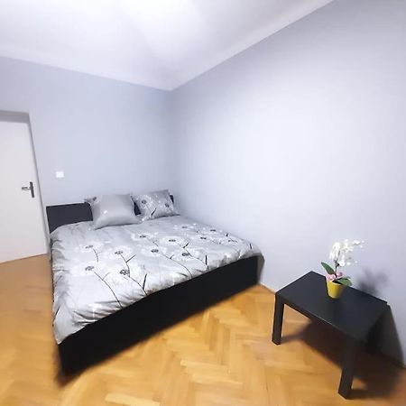 Mieszkanie Na Doby Plac Hallera Leilighet Warszawa Eksteriør bilde